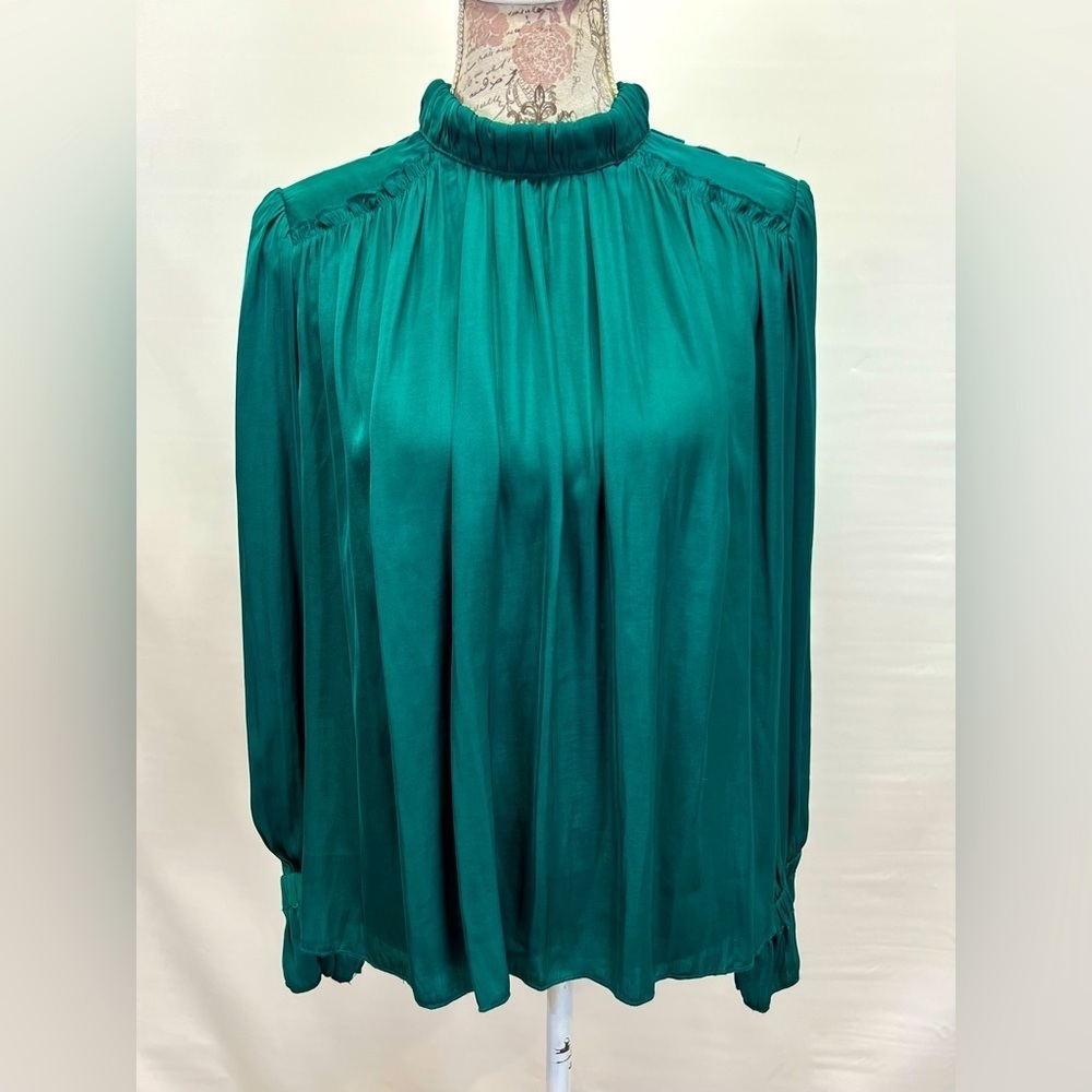 TCEC Emerald green ruched neckline poet sleeve top size M